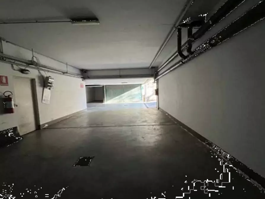 Immagine 30 di Garage in vendita  in Viale Mamiani  a Pinerolo