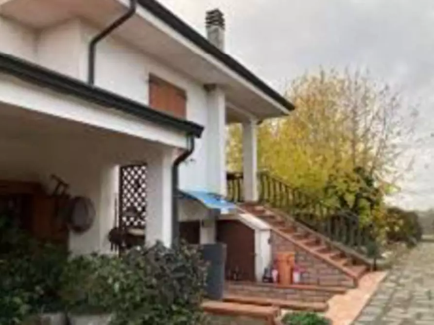 Immagine 1 di Villa in vendita  in Via Nino Bixio a Sermide