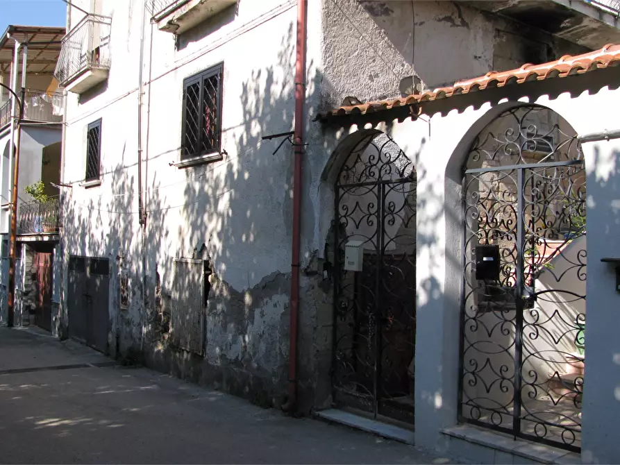 Immagine 1 di Appartamento in vendita  in Via Carità a Teano