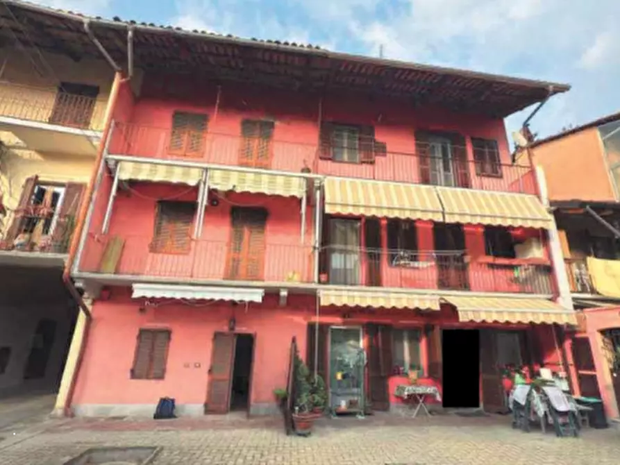 Immagine 1 di Porzione di casa in vendita  in Vicolo Bigoglio a Candia Canavese