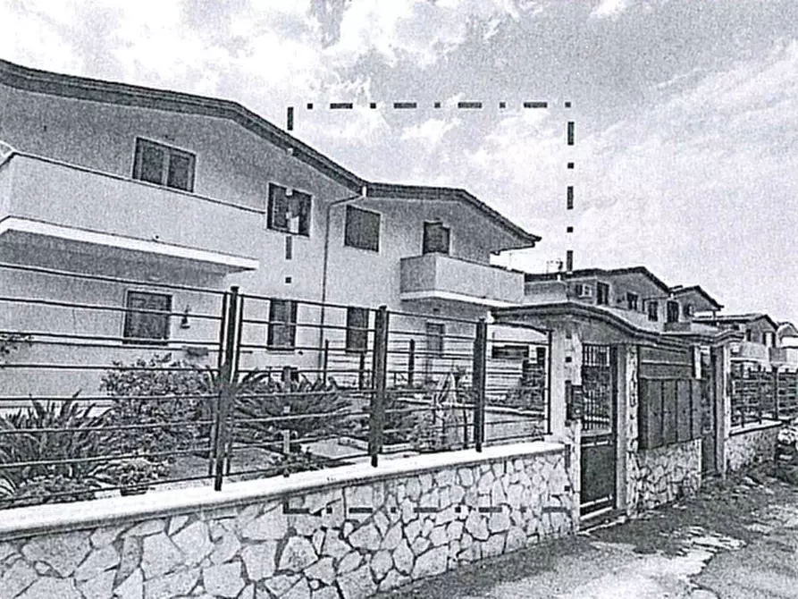 Immagine 3 di Villetta a schiera in vendita  in Via Coste a San Felice A Cancello