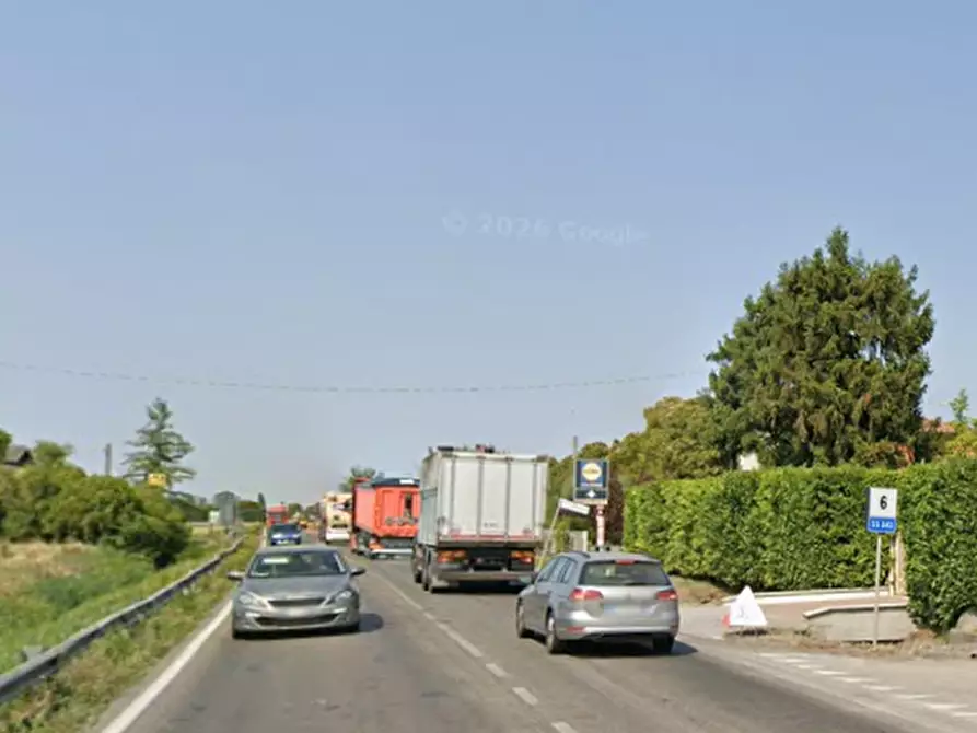 Immagine 3 di Magazzino in vendita  in Via Colorno a Parma