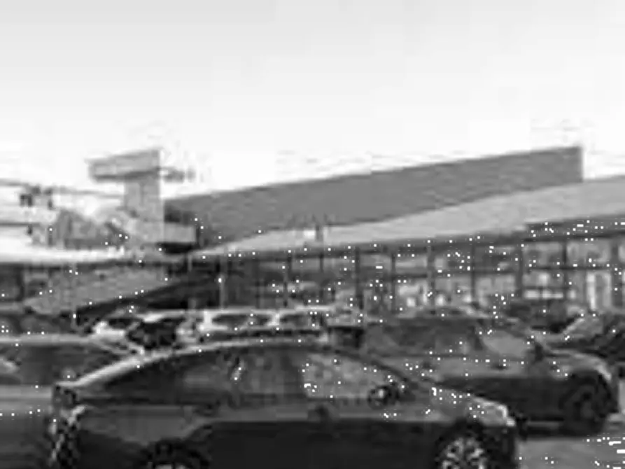 Immagine 13 di Stabile in vendita  in Strada Statale Appia  a Casagiove