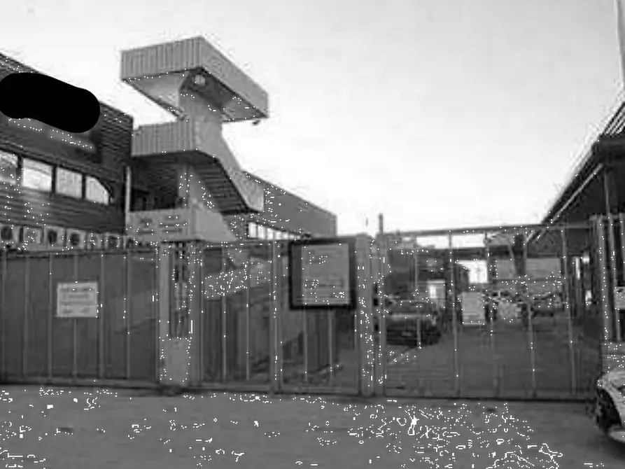 Immagine 18 di Stabile in vendita  in Strada Statale Appia  a Casagiove