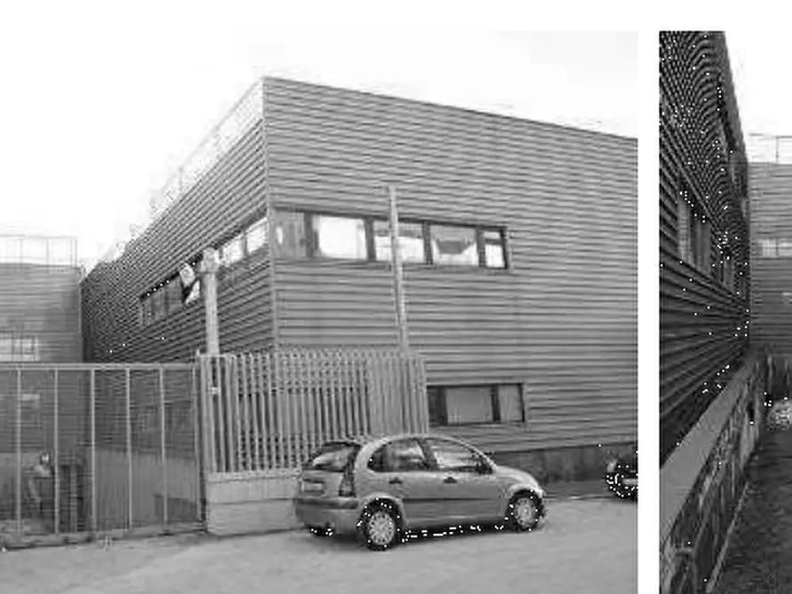 Immagine 27 di Stabile in vendita  in Strada Statale Appia  a Casagiove