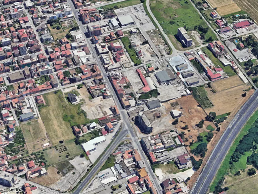 Immagine 35 di Stabile in vendita  in Strada Statale Appia  a Casagiove