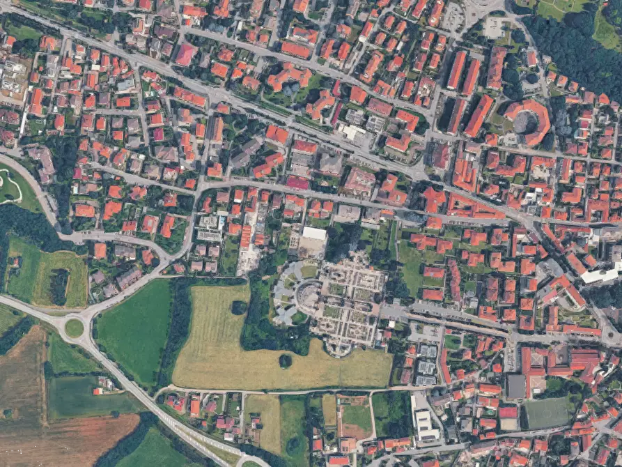 Immagine 2 di Garage in vendita  in Via Francesco Guarnerio a Trezzo Sull'adda