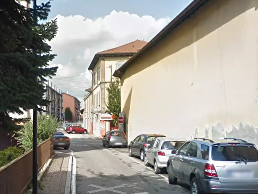 Immagine 7 di Garage in vendita  in Via Francesco Guarnerio a Trezzo Sull'adda