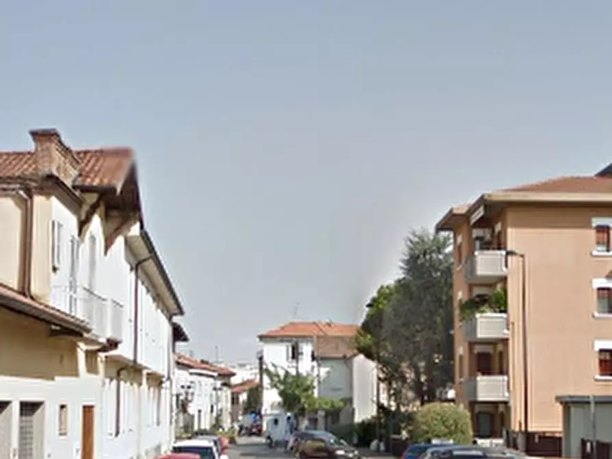 Immagine 8 di Garage in vendita  in Via Francesco Guarnerio a Trezzo Sull'adda