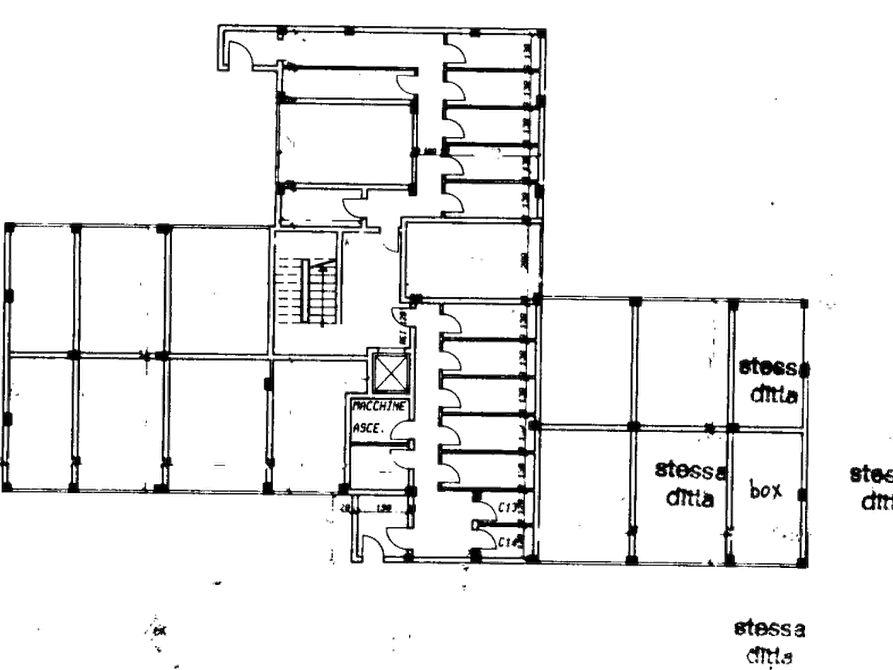 Immagine 9 di Garage in vendita  in Via Francesco Guarnerio a Trezzo Sull'adda
