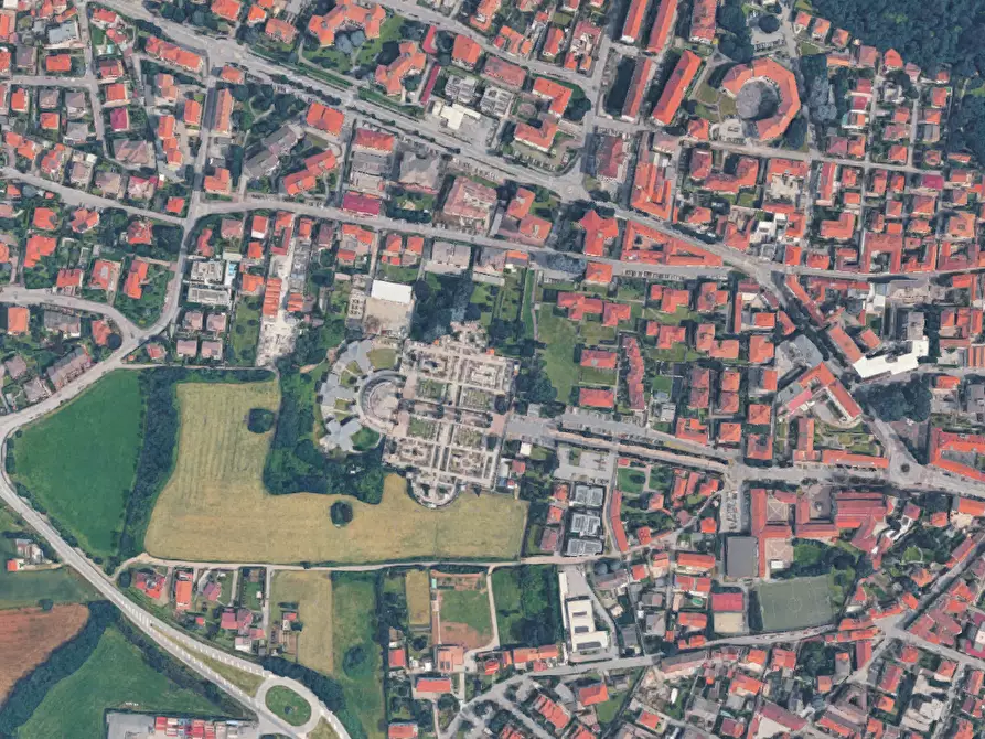 Immagine 2 di Garage in vendita  in Via Francesco Guarnerio a Trezzo Sull'adda