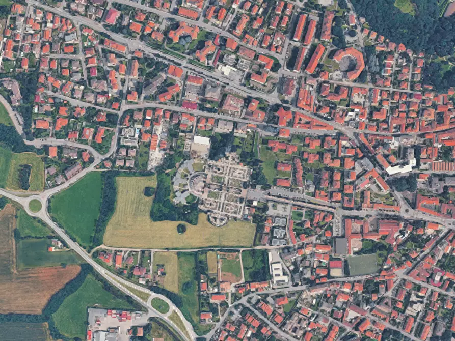 Immagine 3 di Garage in vendita  in Via Francesco Guarnerio a Trezzo Sull'adda