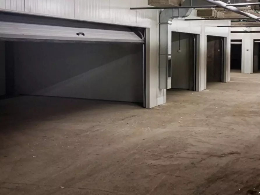 Immagine 1 di Garage in vendita  in Via Pietro Nenni a Pozzo D'adda