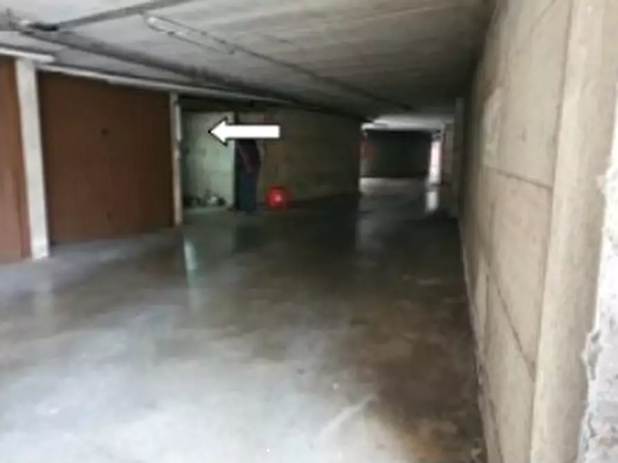 Immagine 1 di Garage in vendita  in Via del Cimitero a Trezzo Sull'adda