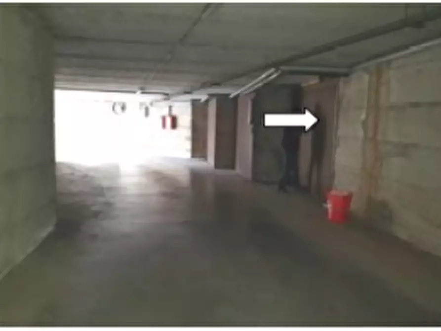 Immagine 2 di Garage in vendita  in Via del Cimitero a Trezzo Sull'adda