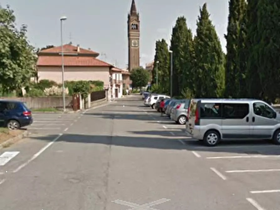 Immagine 3 di Garage in vendita  in Via del Cimitero a Trezzo Sull'adda