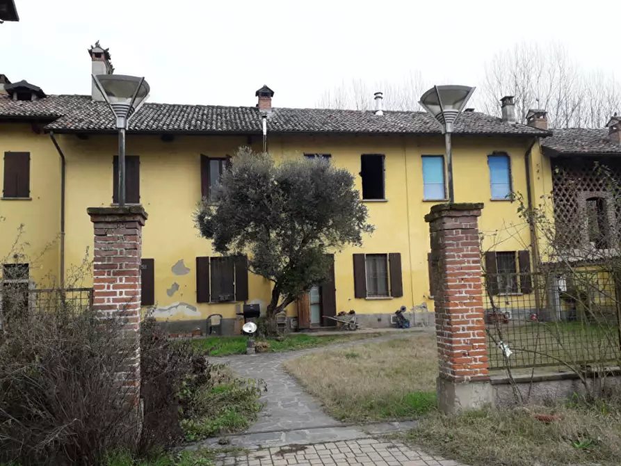 Immagine 1 di Rustico / casale in vendita  in Localita' Pellegrina a Vellezzo Bellini