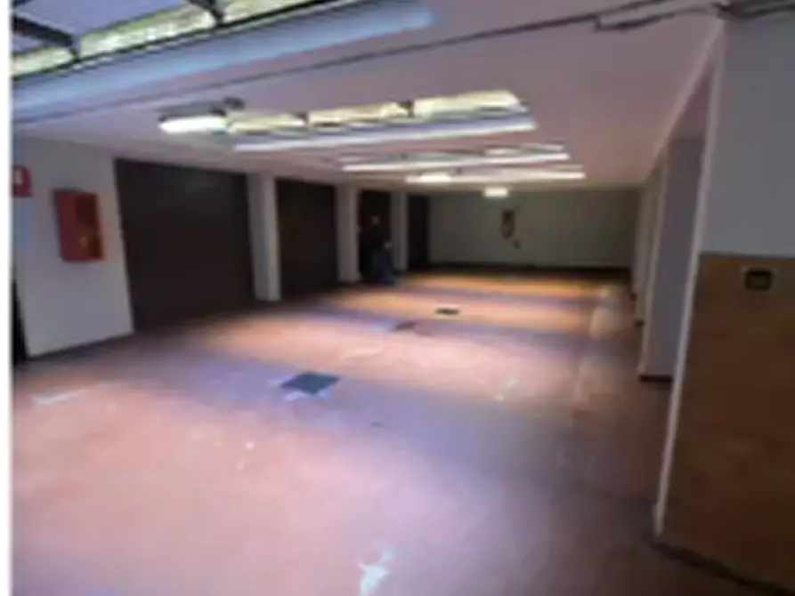 Immagine 3 di Garage in vendita  in Via Paulucci di Calboli Fulcieri a Milano