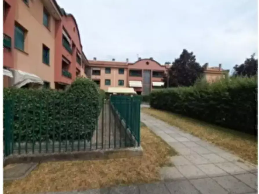 Immagine 2 di Appartamento in vendita  in Via Luigi Einaudi a Lainate