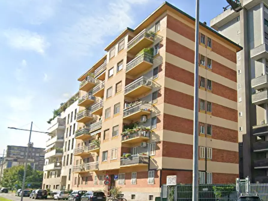 Immagine 9 di Laboratorio in vendita  in Via Cesare Battisti  a San Donato Milanese