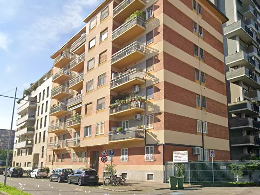 Immagine 10 di Laboratorio in vendita  in Via Cesare Battisti  a San Donato Milanese