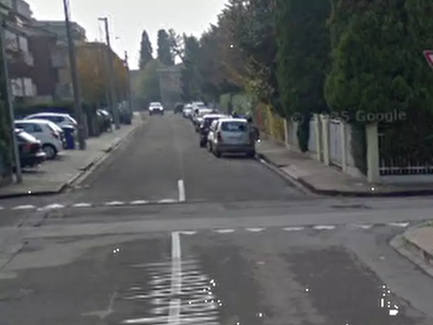 Immagine 3 di Garage in vendita  in Via Niccolò Machiavelli a Carpi