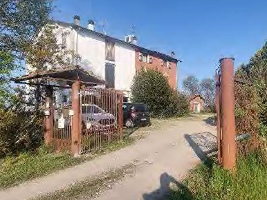 Immagine 2 di Appartamento in vendita  in via San Tomaso a Medicina
