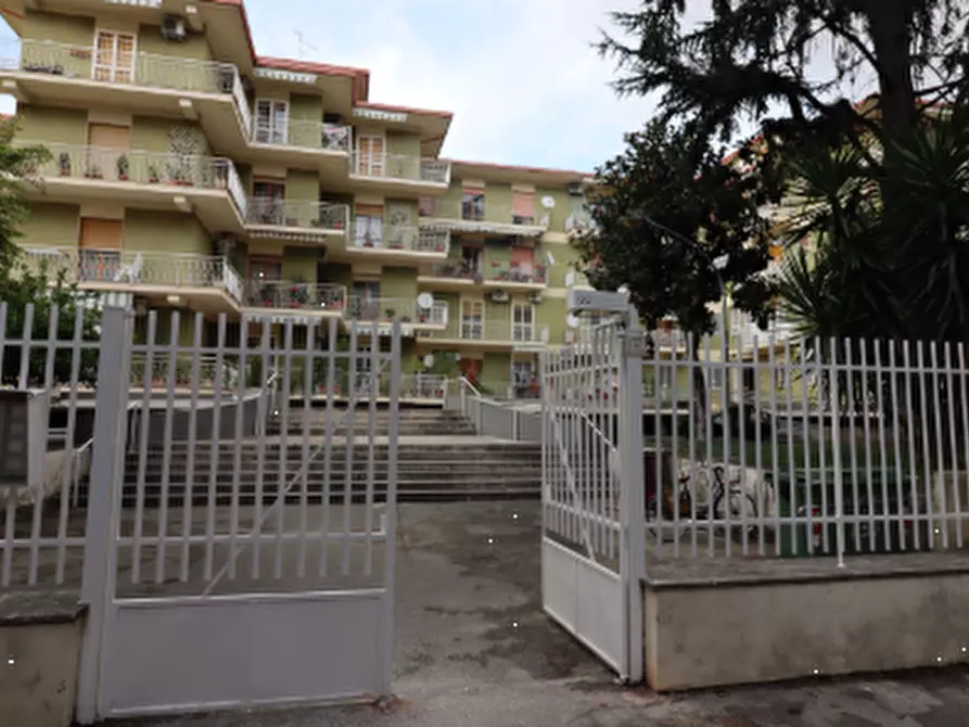 Immagine 1 di Appartamento in vendita  in Viale Lincoln  a Caserta