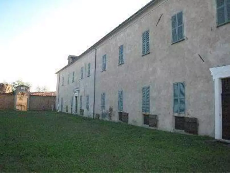 Immagine 1 di Castello in vendita  in Via Cavour a Pocapaglia