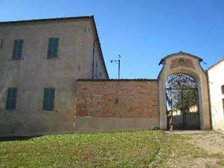 Immagine 2 di Castello in vendita  in Via Cavour a Pocapaglia