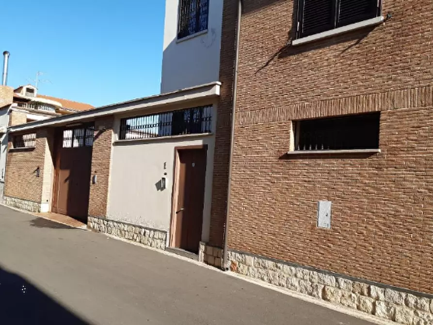 Immagine 2 di Negozio in vendita  in Via Acquaro a San Cipriano D'aversa