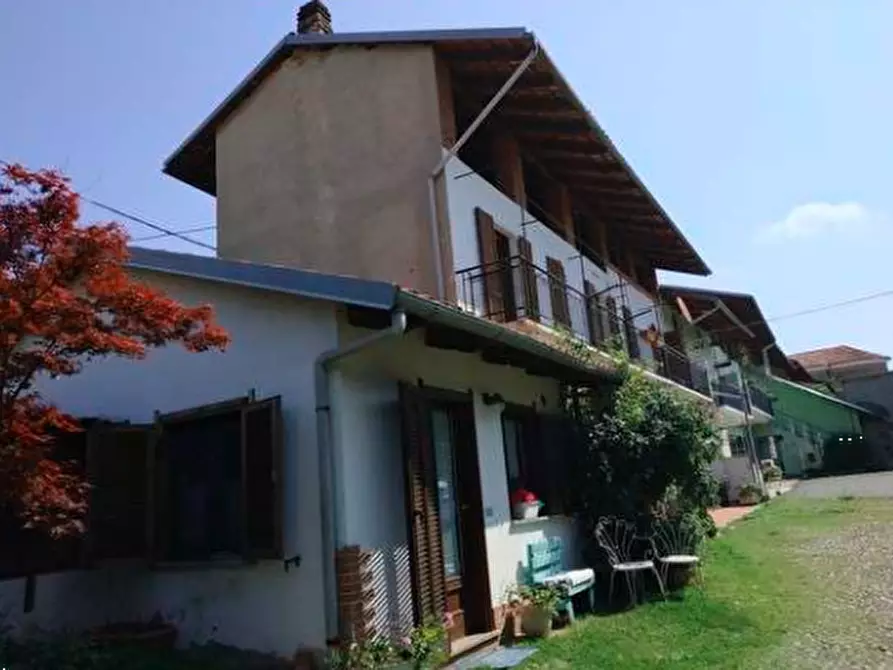 Immagine 2 di Casa indipendente in vendita  in Via E. Blanchietti a Orio Canavese