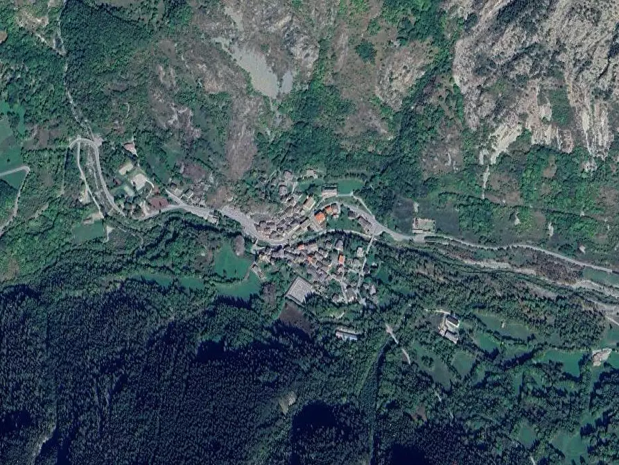 Immagine 10 di Appartamento in vendita  in Borgo Villa a Acceglio
