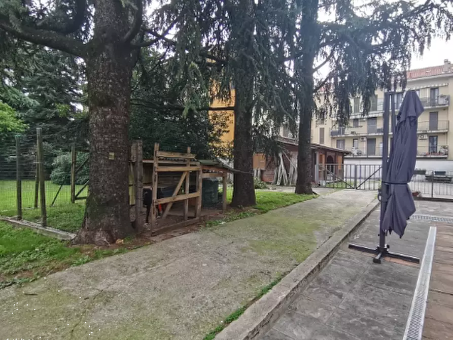 Immagine 4 di Villa in vendita  in Via Oberdan a Brugherio