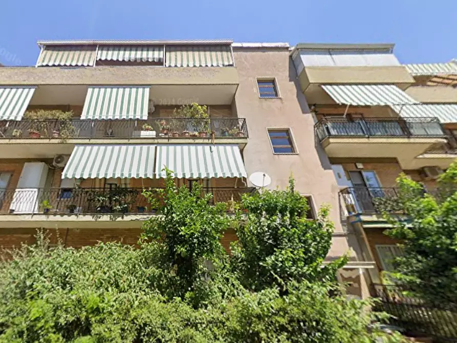 Immagine 10 di Appartamento in vendita  in Via Giacomo Leopardi a Caserta