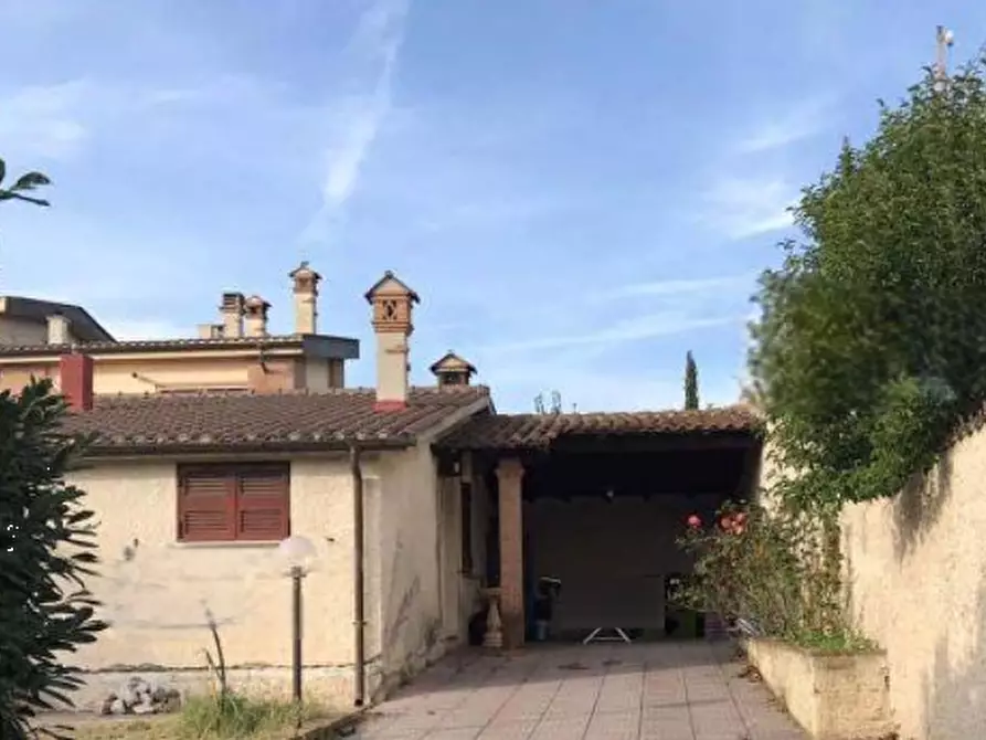 Immagine 1 di Villa in vendita  in Via Caltignaga a Roma