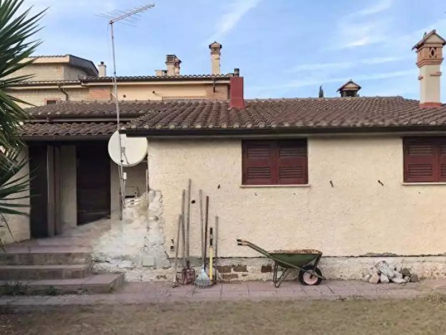 Immagine 2 di Villa in vendita  in Via Caltignaga a Roma