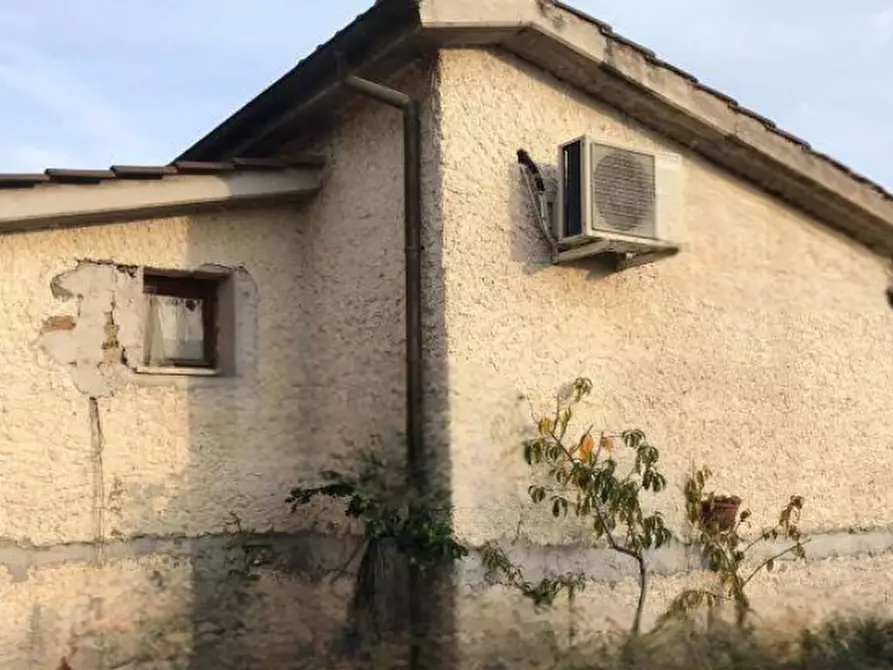 Immagine 5 di Villa in vendita  in Via Caltignaga a Roma