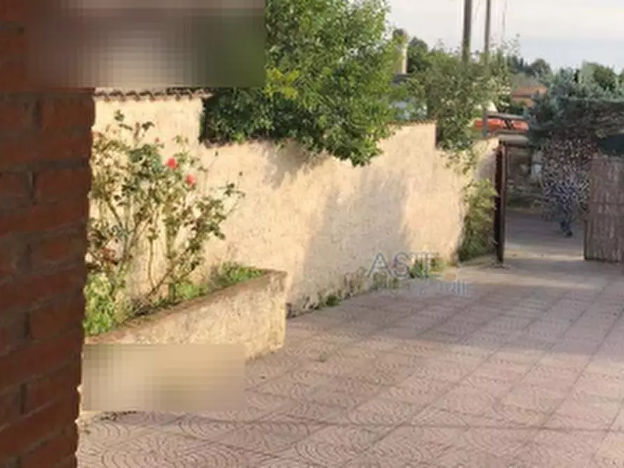 Immagine 6 di Villa in vendita  in Via Caltignaga a Roma