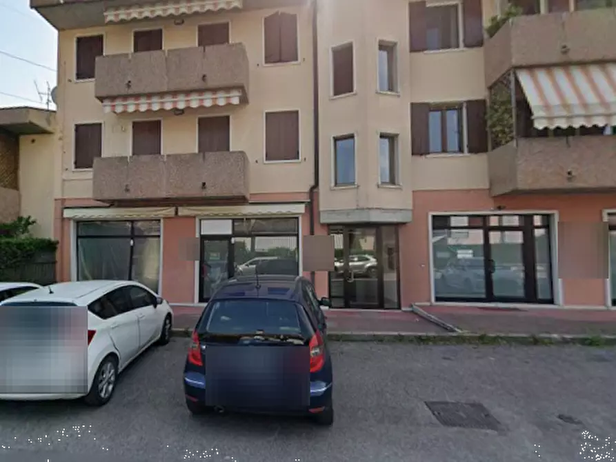 Immagine 6 di Negozio in vendita  in Via Magellano a Negrar di Valpolicella