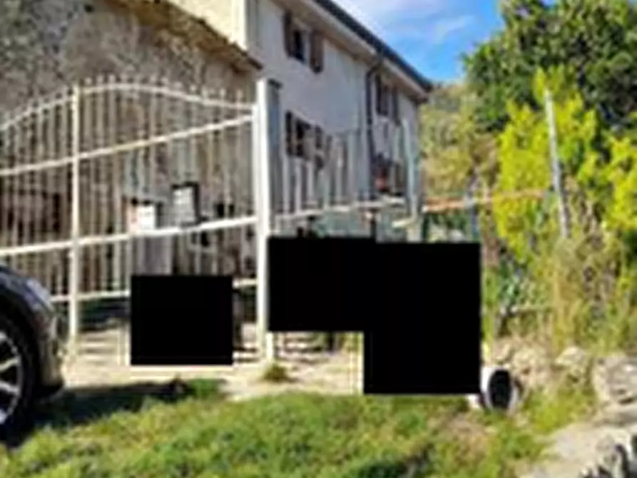 Immagine 1 di Rustico / casale in vendita  in Località Moie a Caprino Veronese