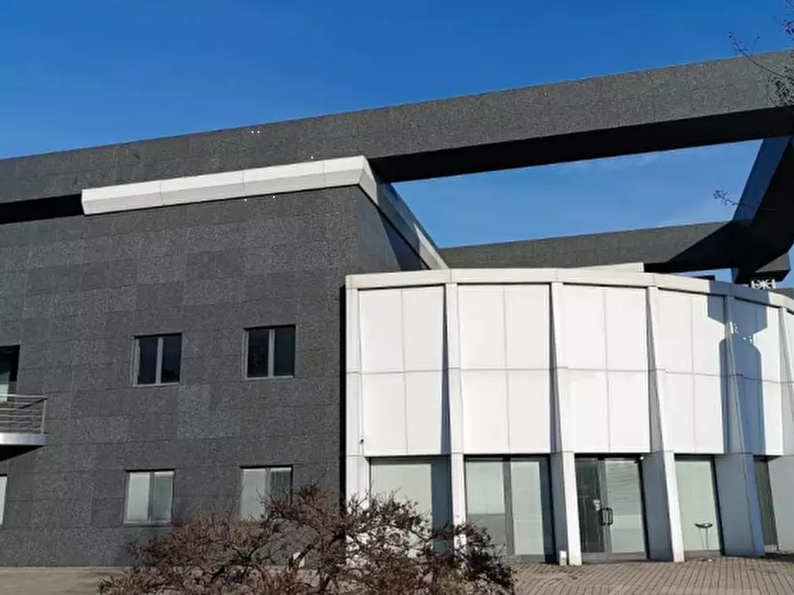 Immagine 2 di Magazzino in vendita  in Via Sacco a Pescantina