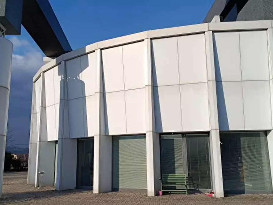 Immagine 3 di Magazzino in vendita  in Via Sacco a Pescantina