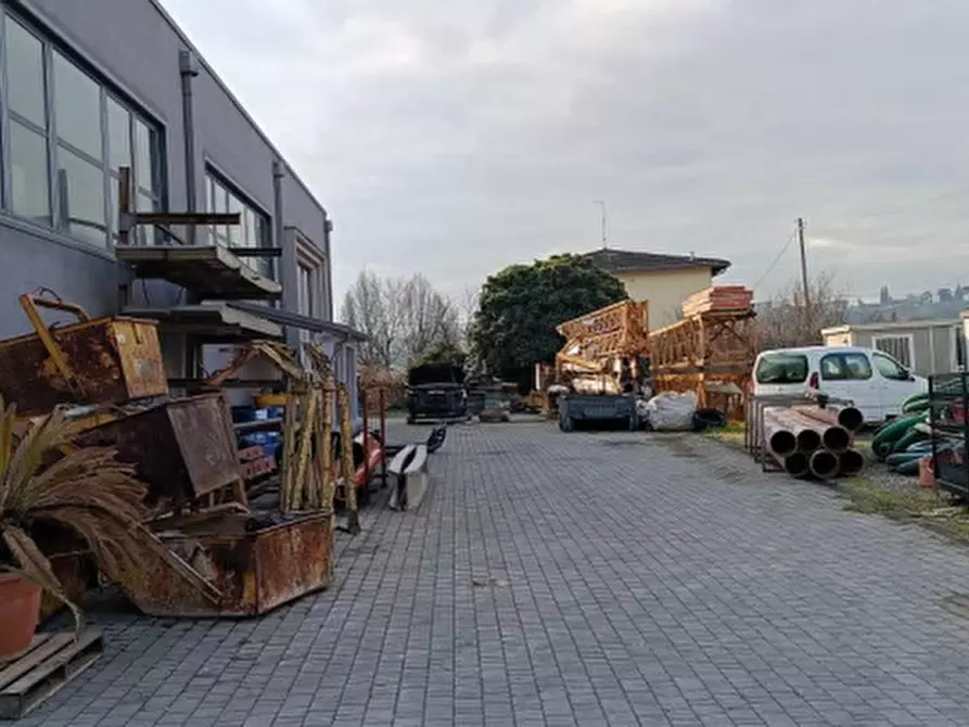 Immagine 11 di Magazzino in vendita  in Via Sacco a Pescantina