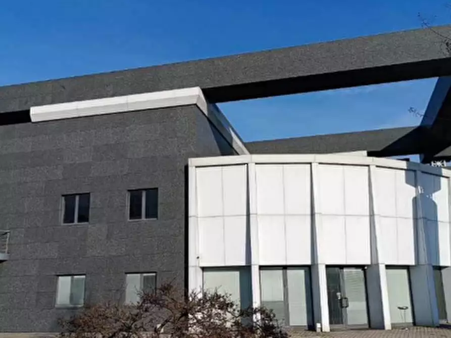 Immagine 13 di Magazzino in vendita  in Via Sacco a Pescantina