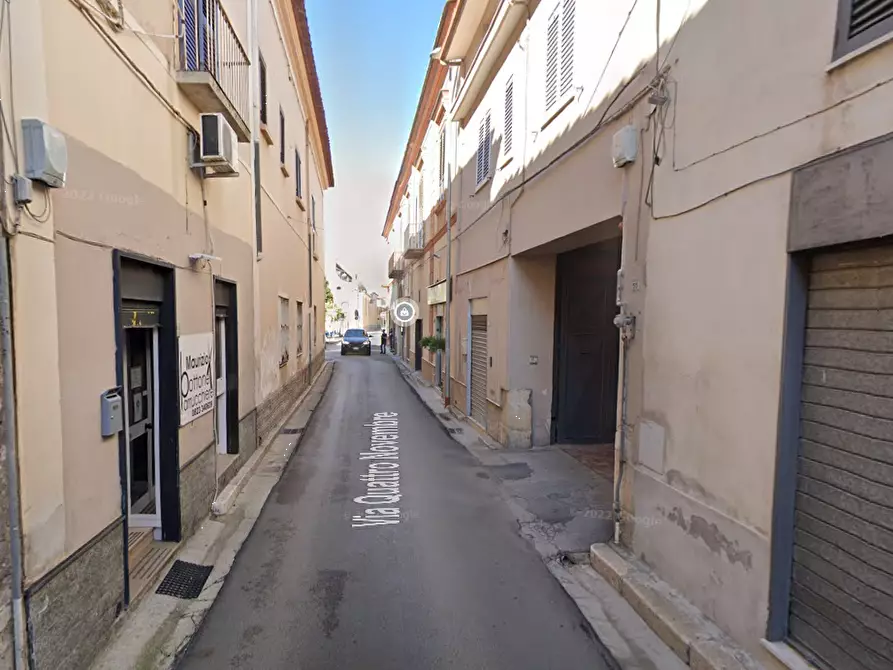 Immagine 4 di Stabile in vendita  in Via Quattro Novembre a Casapulla