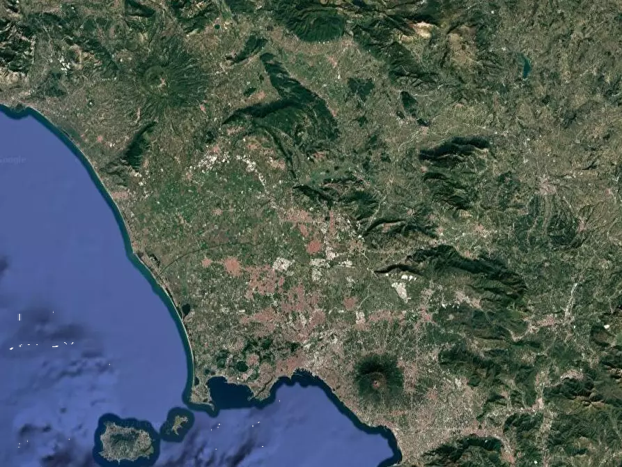 Immagine 5 di Stabile in vendita  in Via Quattro Novembre a Casapulla