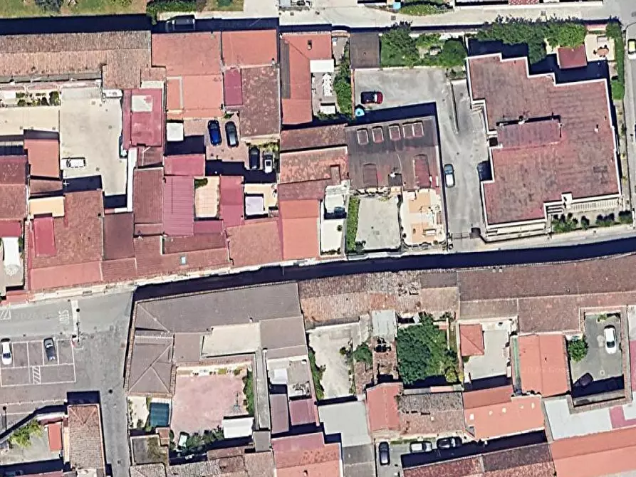 Immagine 15 di Stabile in vendita  in Via Quattro Novembre a Casapulla