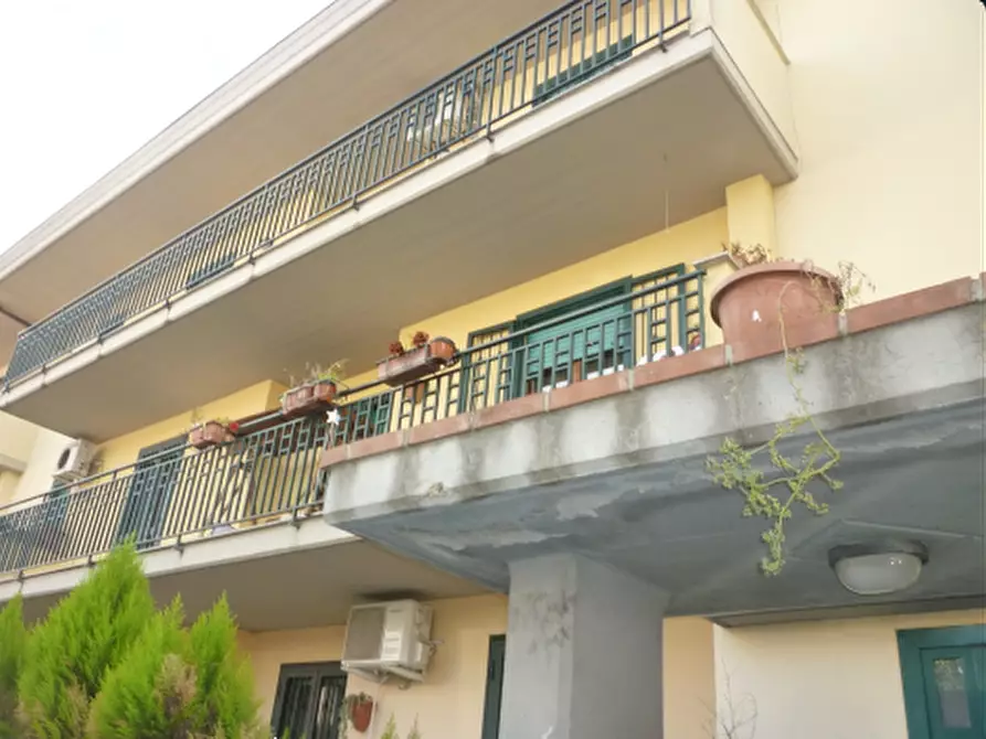 Immagine 1 di Appartamento in vendita  in Via. E. De Nicola a Casaluce