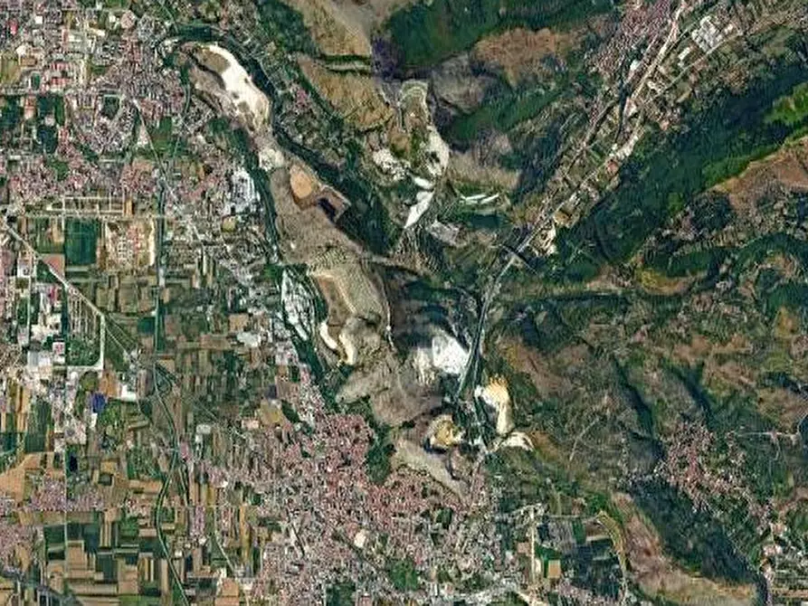 Immagine 13 di Terreno agricolo in vendita  in Via Masseria Chiusa a Caianello